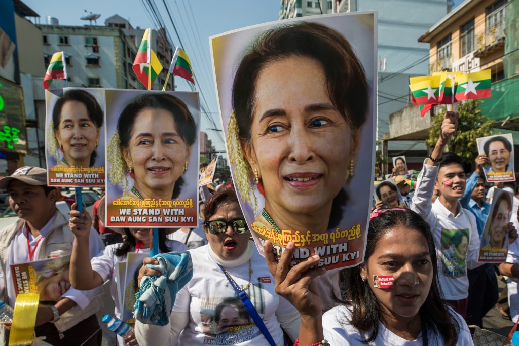 Myanmar: Magoya baya sun buƙaci a sako Suu Kyi da sauransu