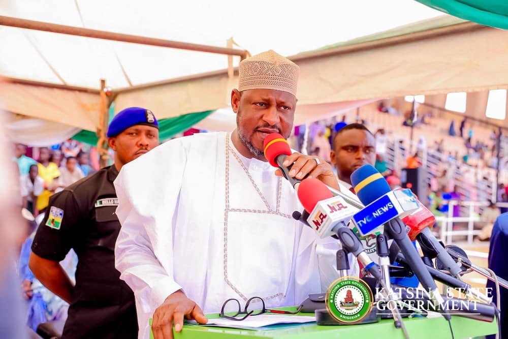Yara mata 104,000 a Katsina suka amfana da kayan karatu da rubutu ...