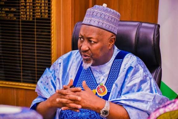 Badaru ya ƙaryata raɗe-raɗin sauya sheƙarsa zuwa ADC